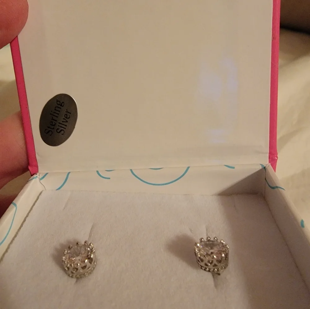 Jewelry Vine 6mm CZ Crown Stud Earrings in Rhodium Plated Sterling Silver